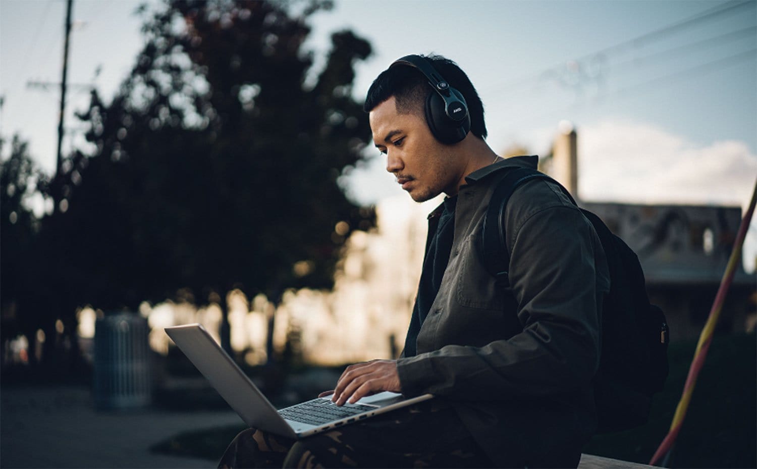 AKG K371 BT Bluetooth Closed-Back Headphones - Studio-Quality Sound on the Go