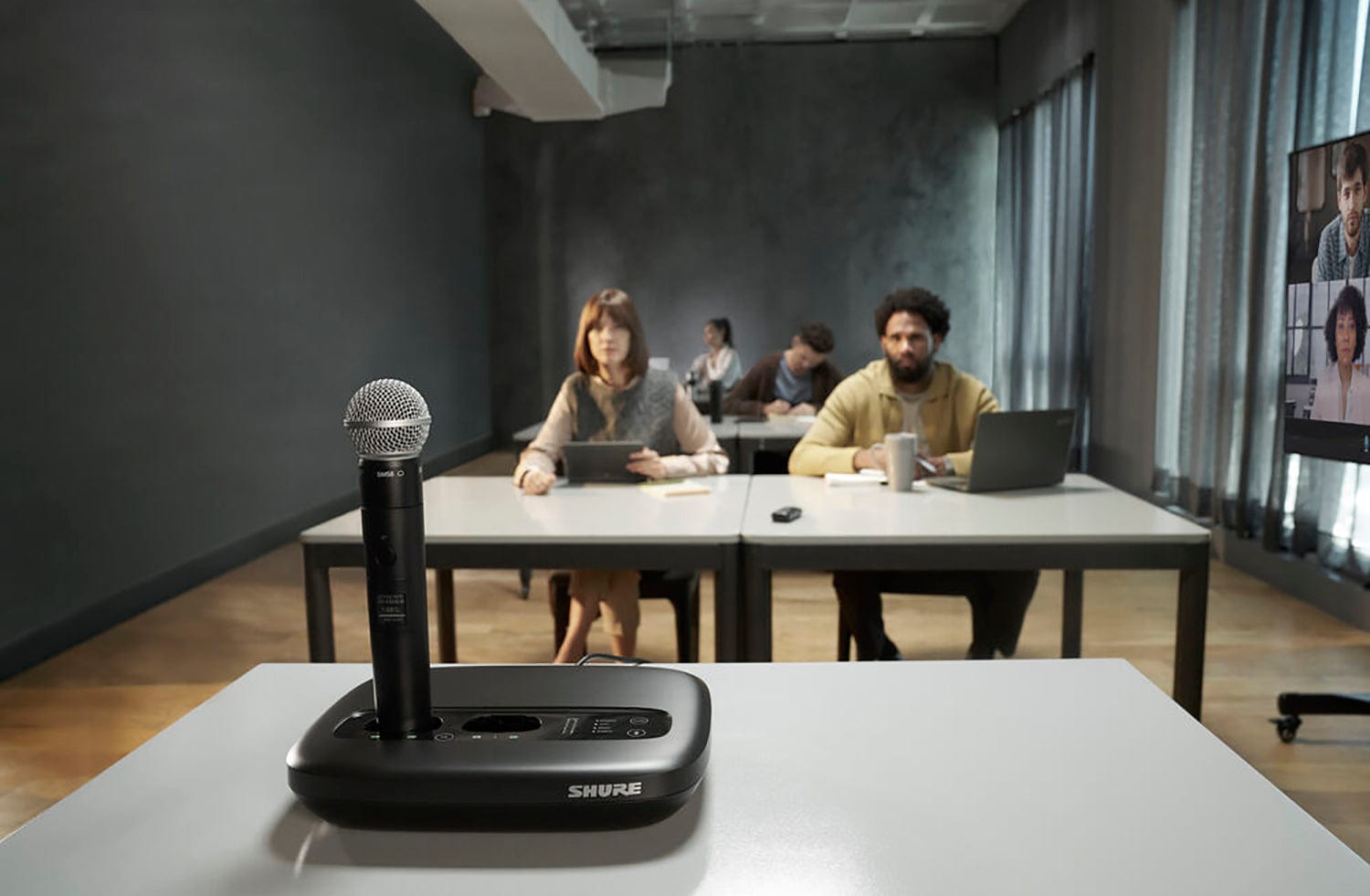 Shure MXW2X/SM58=-Z10 Handheld Wireless Transmitter: Exceptional Sound, Advanced Features