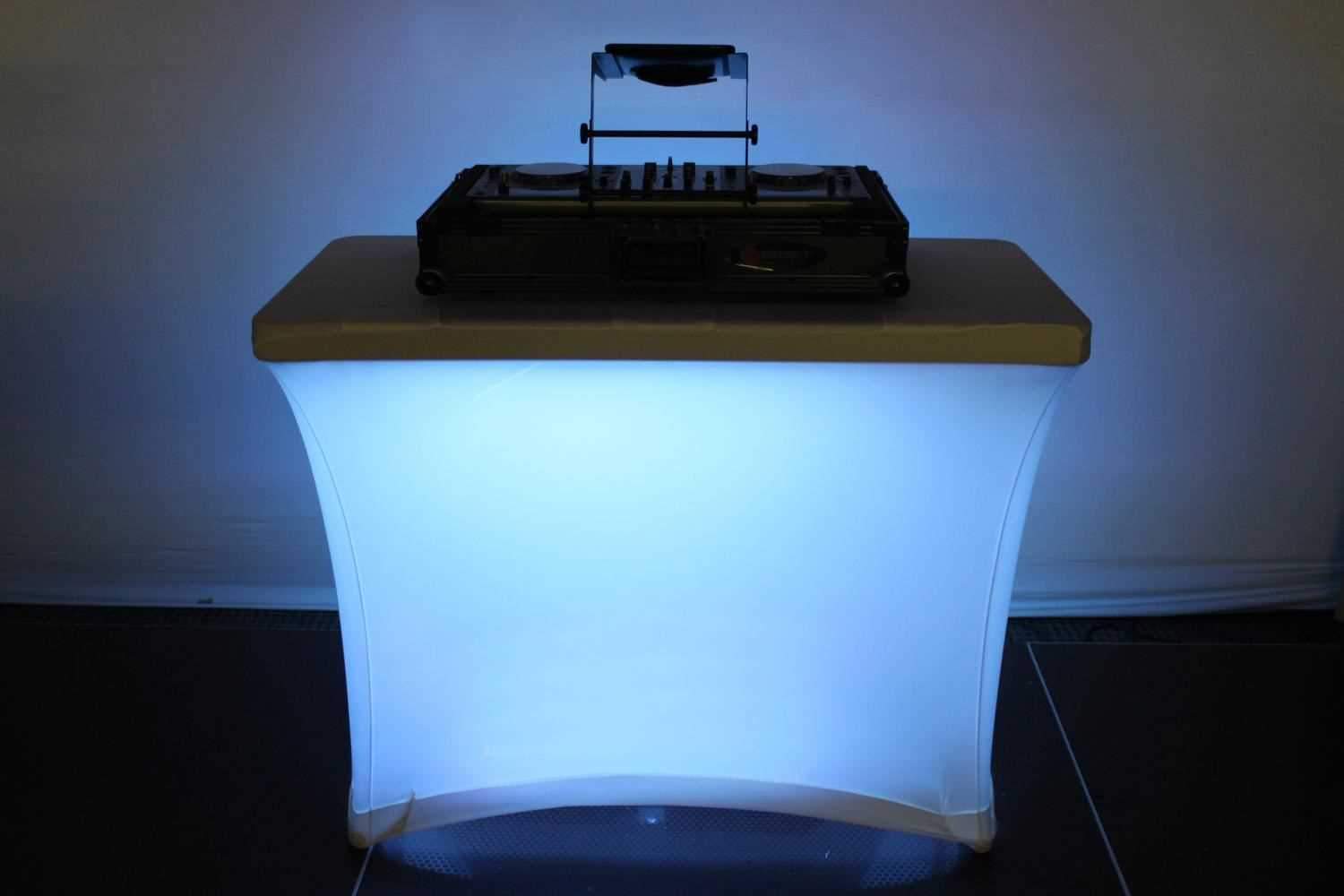 Odyssey 4 Ft White Performers Table Cover - Effortlessly Transform Your Setup